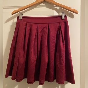 Burgundy skirt size M